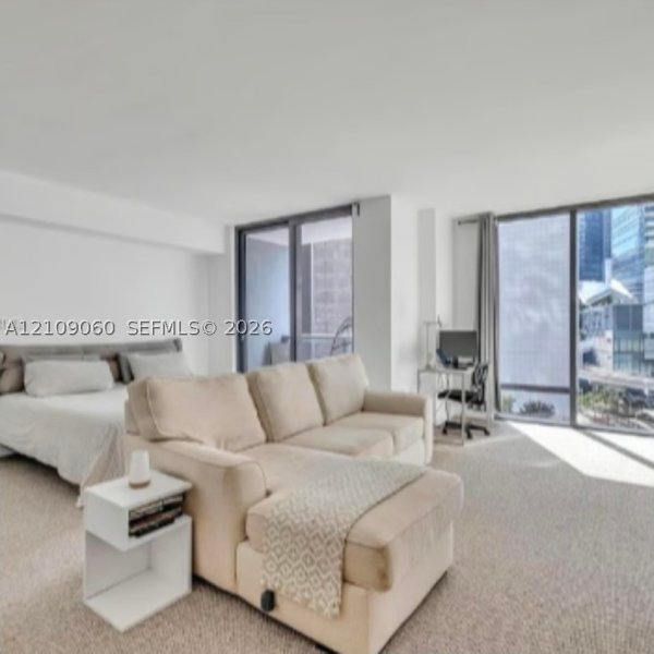 31 SE 6th St #805 Miami, FL 33131