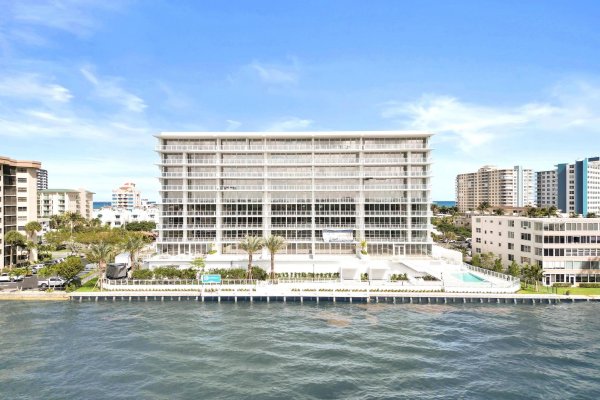 407 N Riverside #204 Pompano Beach, FL 33062