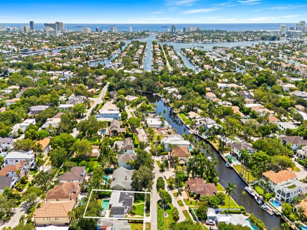 1001 SE 10th St Fort Lauderdale, FL 33316