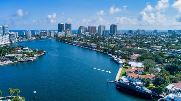 2301 Aqua Vis Blvd Fort Lauderdale, FL 33301