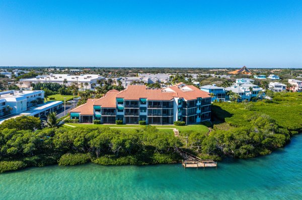 200 Waterway Rd #204 Tequesta, FL 33469