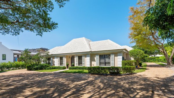 11354 Old Harbour Rd North Palm Beach, FL 33408