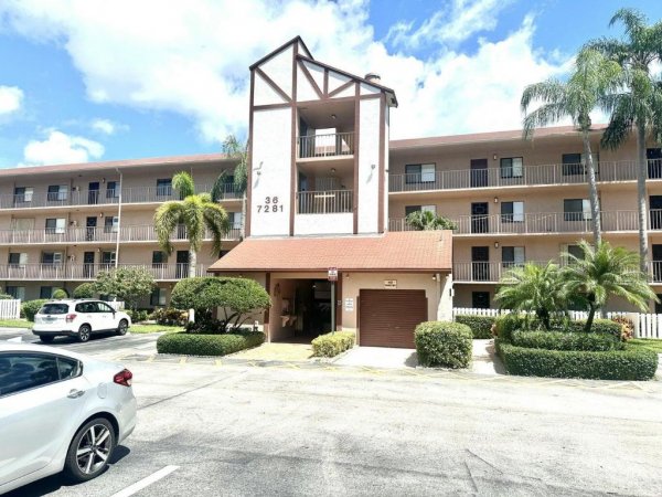 7281 Amberly #308 Delray Beach, FL 33446