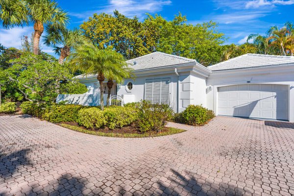 2901 Captains Jupiter, FL 33477
