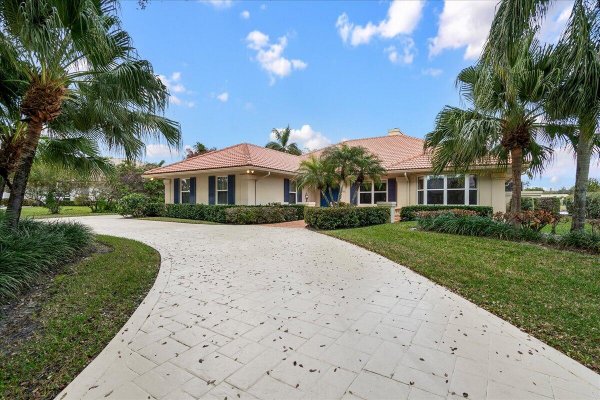 9953 SE Mahogany Jupiter, FL 33469