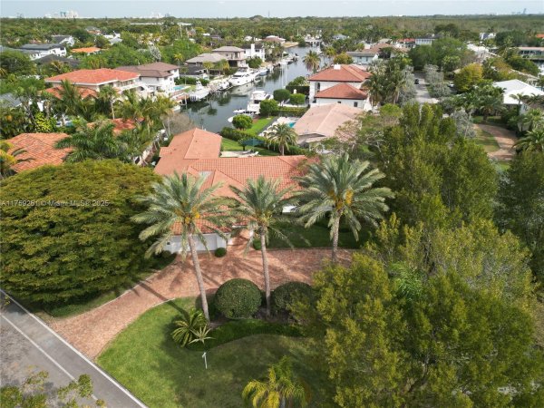 1117 Bella Vis Ave Coral Gables, FL 33156