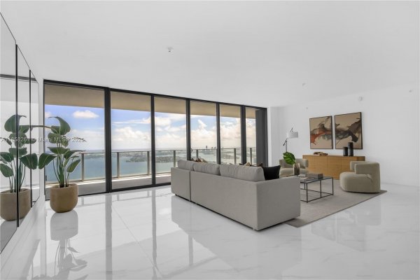 700 NE 24th St #5602 Miami, FL 33137 700 NE 24th St #5602 Miami, FL 33137