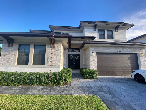 8904 SW 69th Ter Miami, FL 33173