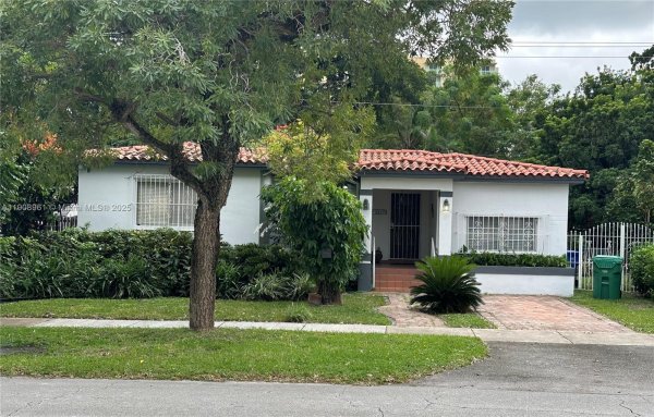3410 SW 21st St Miami, FL 33145