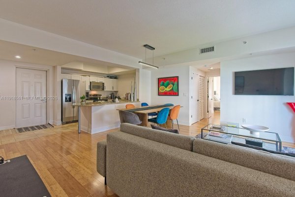 7285 SW 90th St #D613 Miami, FL 33156