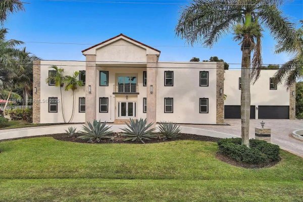 1430 NW 114th Ave Plantation, FL 33323