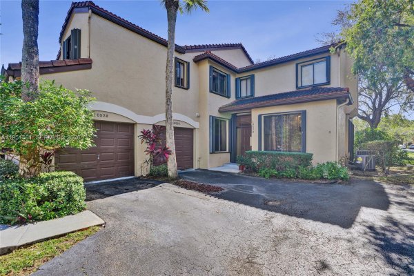 10530 NW 10th St #B-125 Plantation, FL 33322