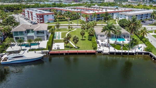 580 Egret Dr #121 Hallandale Beach, FL 33009