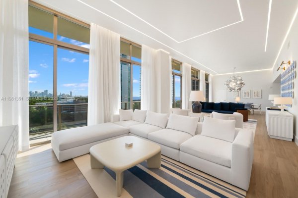 2678 Tigertail Ave #802 Coconut Grove, FL 33133