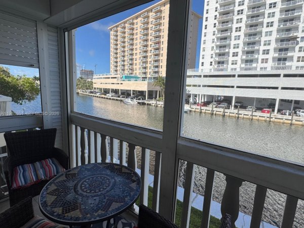 450 Paradise Isle Blvd #209 Hallandale Beach, FL 33009
