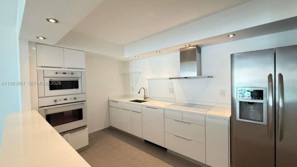 19380 Collins Ave #905 Sunny Isles Beach, FL 33160