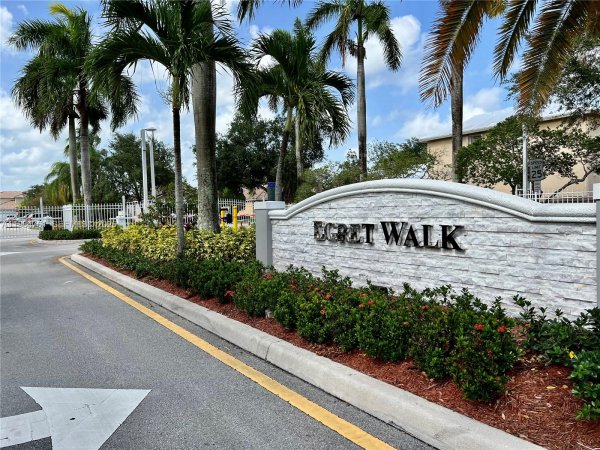 11854 SW 8th St Pembroke Pines, FL 33025