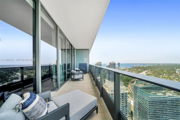 1000 Brickell Plz #PH5807 Miami, FL 33131