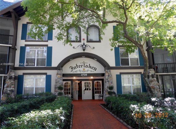 3740 Inverrary Dr #1T Lauderhill, FL 33319