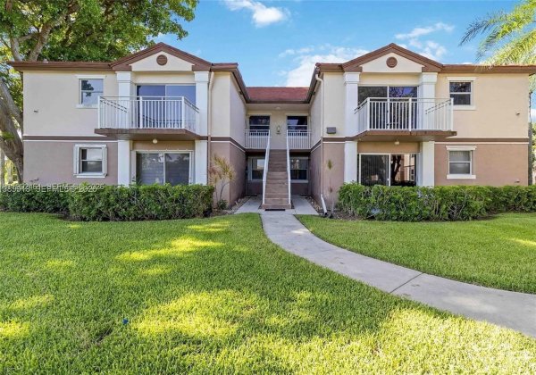 1250 SW 113th Ter #201 Pembroke Pines, FL 33025
