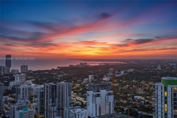 92 SW 3rd St #5202 Miami, FL 33130
