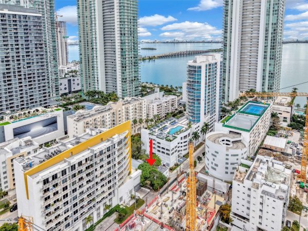 452 NE 30th St Miami, FL 33137