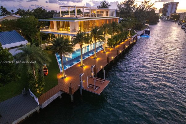 13390 Biscayne Bay Dr North Miami, FL 33181