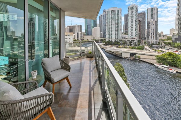 92 SW 3rd St #1201 Miami, FL 33130