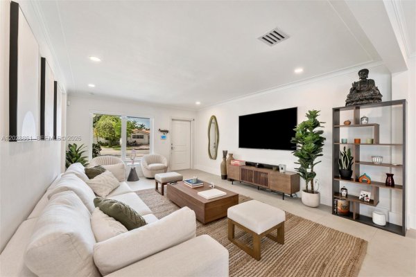 45 Palermo Ave Coral Gables, FL 33134