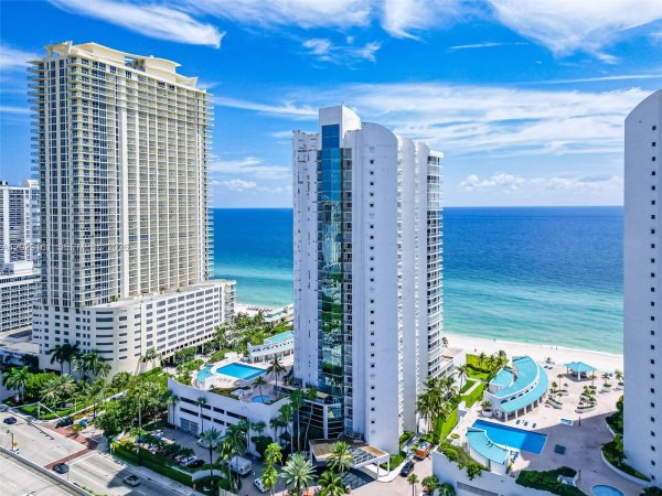 16485 Collins Ave #1832 Sunny Isles Beach, FL 33160