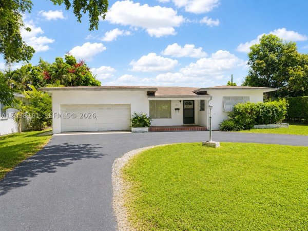 6121 SW 26th St Miami, FL 33155