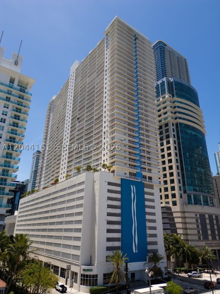 1200 Brickell Bay Dr #2806 Miami, FL 33131