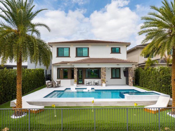 10822 Oceano Parkland, FL 33076