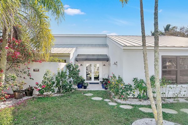 709 Irwin Ln Jupiter, FL 33458