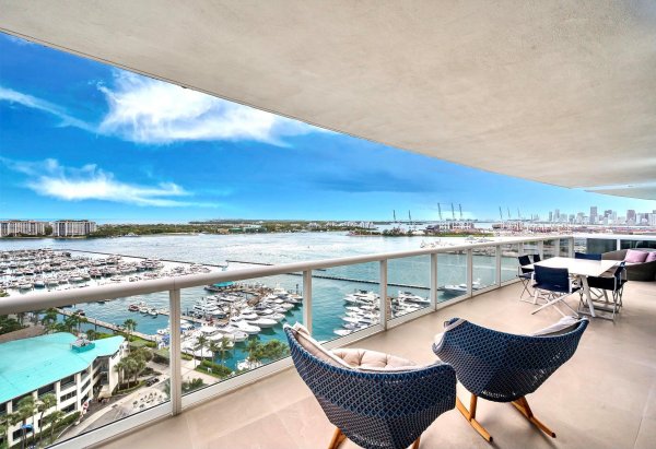 400 Alton Rd #1808 Miami Beach, FL 33139