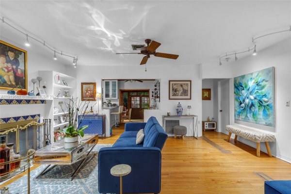 3600 SW 1st Ave Miami, FL 33145