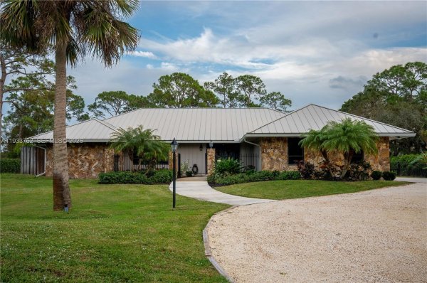 1872 SE Colony Way Jupiter, FL 33478