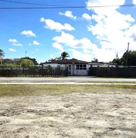 14200 Carver Dr Miami, FL 33176