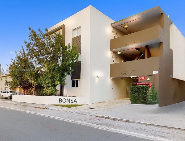 519 SW 5th Ave #201 Miami, FL 33130