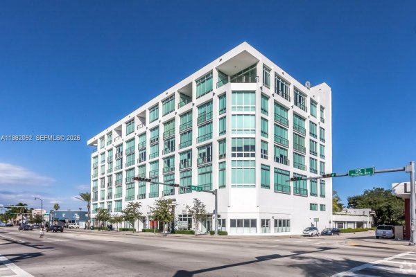 8101 Biscayne Blvd #R-513 Miami, FL 33138