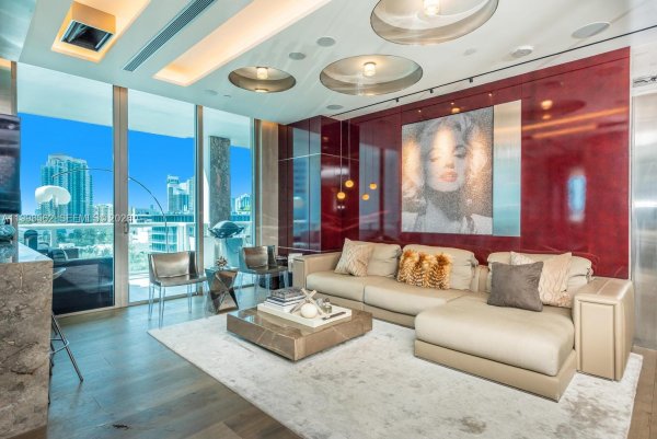 50 S Pointe Dr #905 Miami Beach, FL 33139