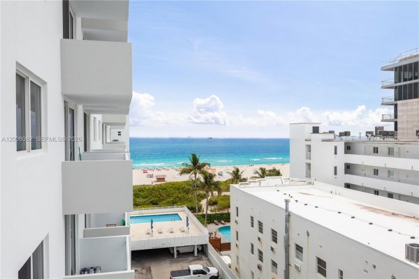 345 Ocean Dr #708 Miami Beach, FL 33139