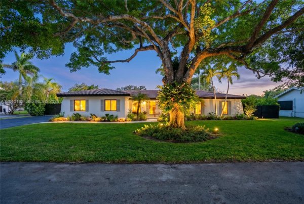 7500 SW 175th St Palmetto Bay, FL 33157