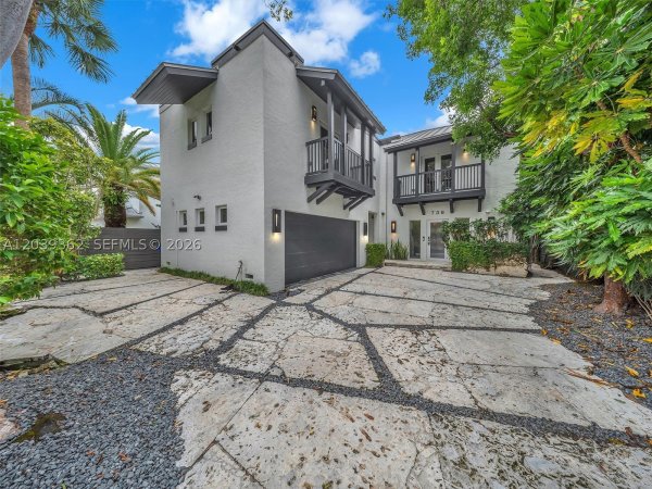 736 NE 17th Way Fort Lauderdale, FL 33304