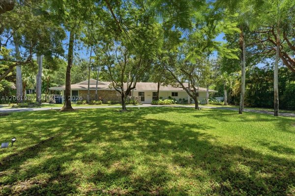 12365 SW 60th Ct Pinecrest, FL 33156