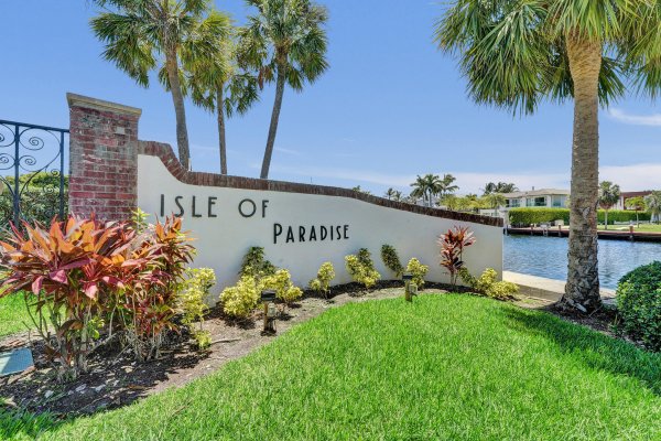 455 Paradise Isle #305 Hallandale Beach, FL 33009
