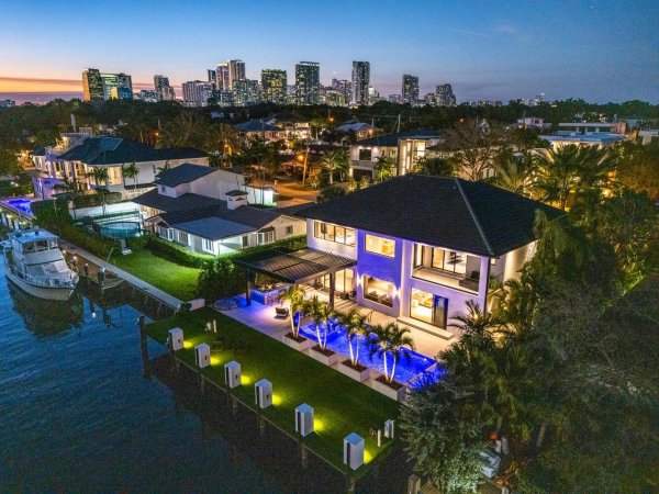 1520 SE 10th Fort Lauderdale, FL 33316