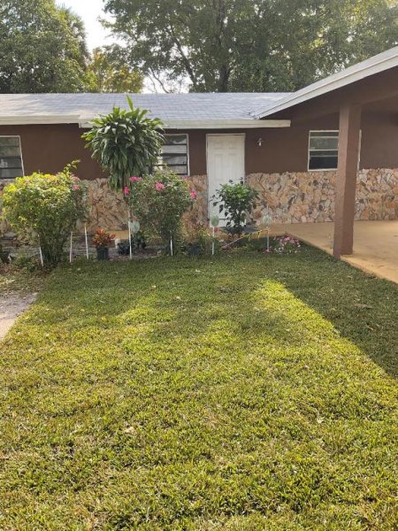 2900 NW 10th Ct Fort Lauderdale, FL 33311
