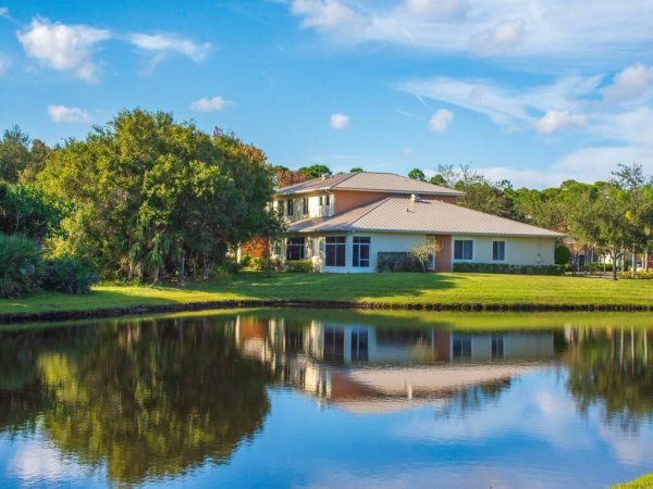 2529 Stockbridge Sq Vero Beach, FL 32962