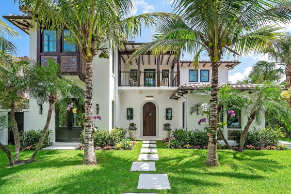 230 Pershing Way West Palm Beach, FL 33401